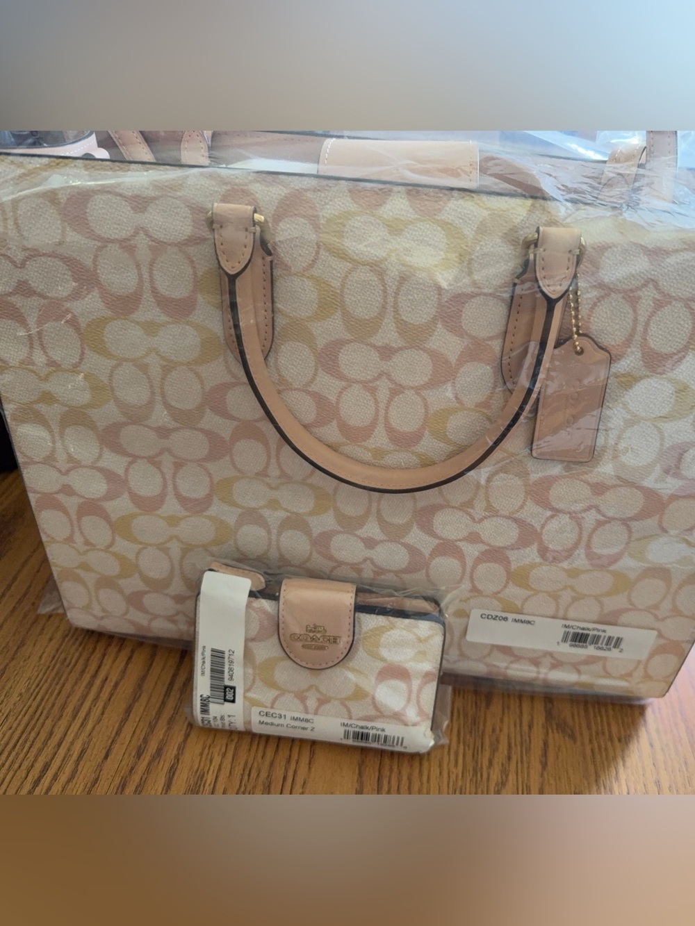 Coach Outlet Medium Corner Zip Wallet In Signature Canvas - Picture 8 of 10